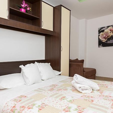 Apartments Villa Vujcic Makarska Ngoại thất bức ảnh