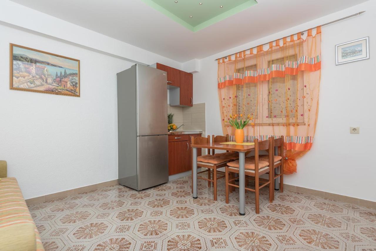 Apartments Villa Vujcic Makarska Ngoại thất bức ảnh