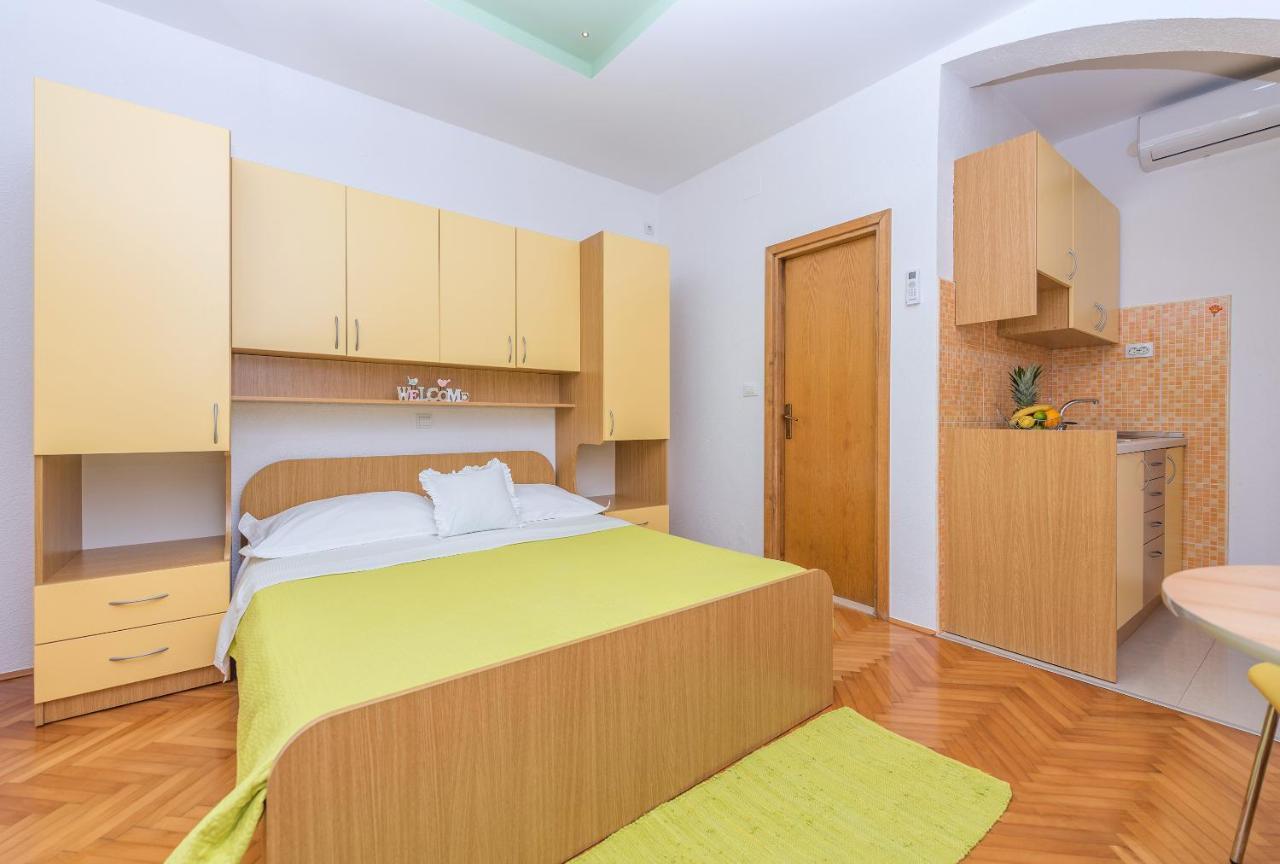 Apartments Villa Vujcic Makarska Ngoại thất bức ảnh