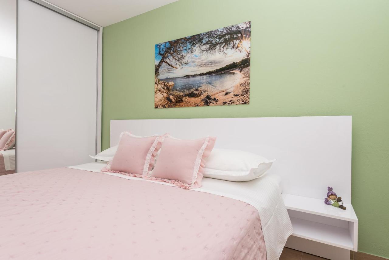 Apartments Villa Vujcic Makarska Ngoại thất bức ảnh