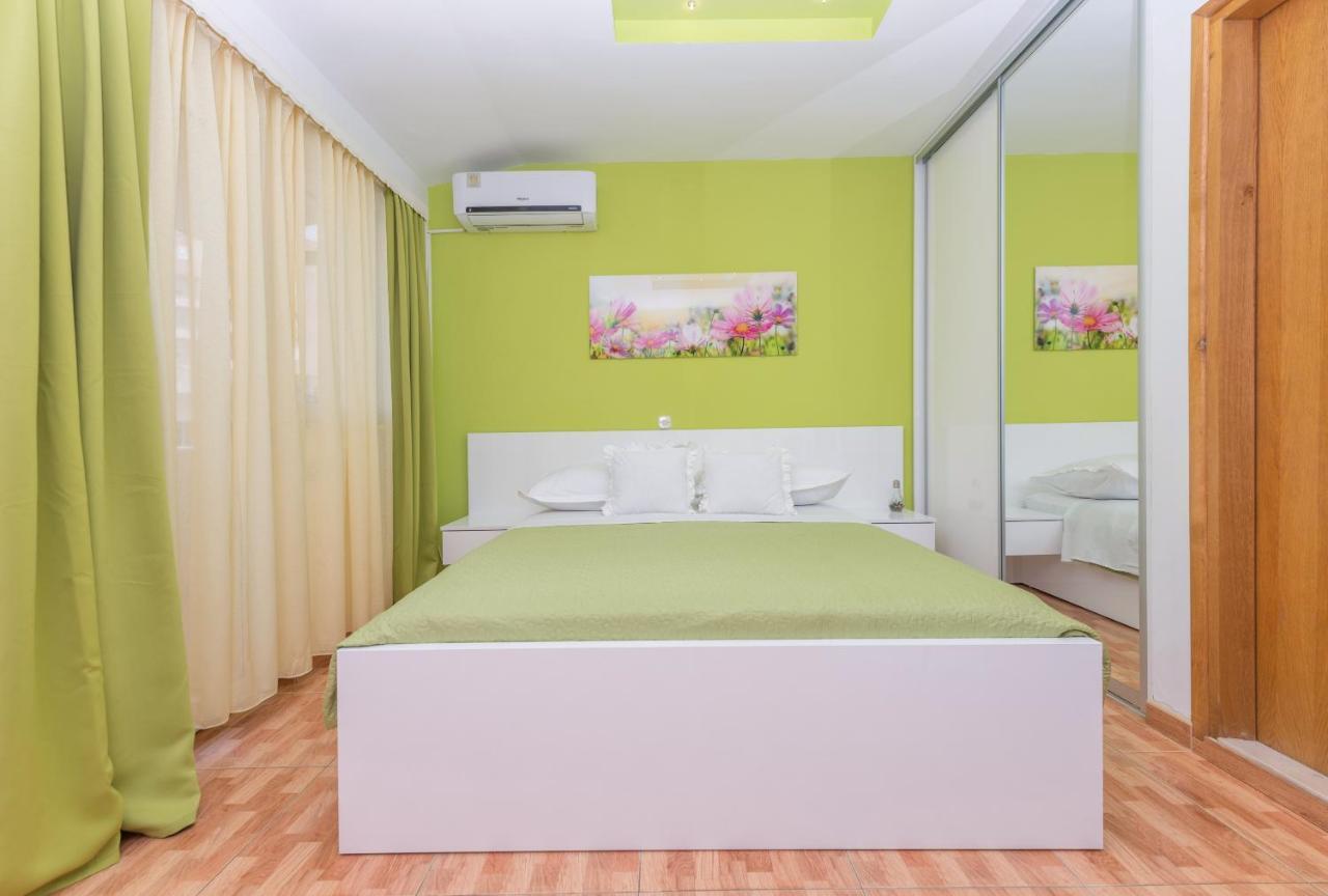 Apartments Villa Vujcic Makarska Ngoại thất bức ảnh