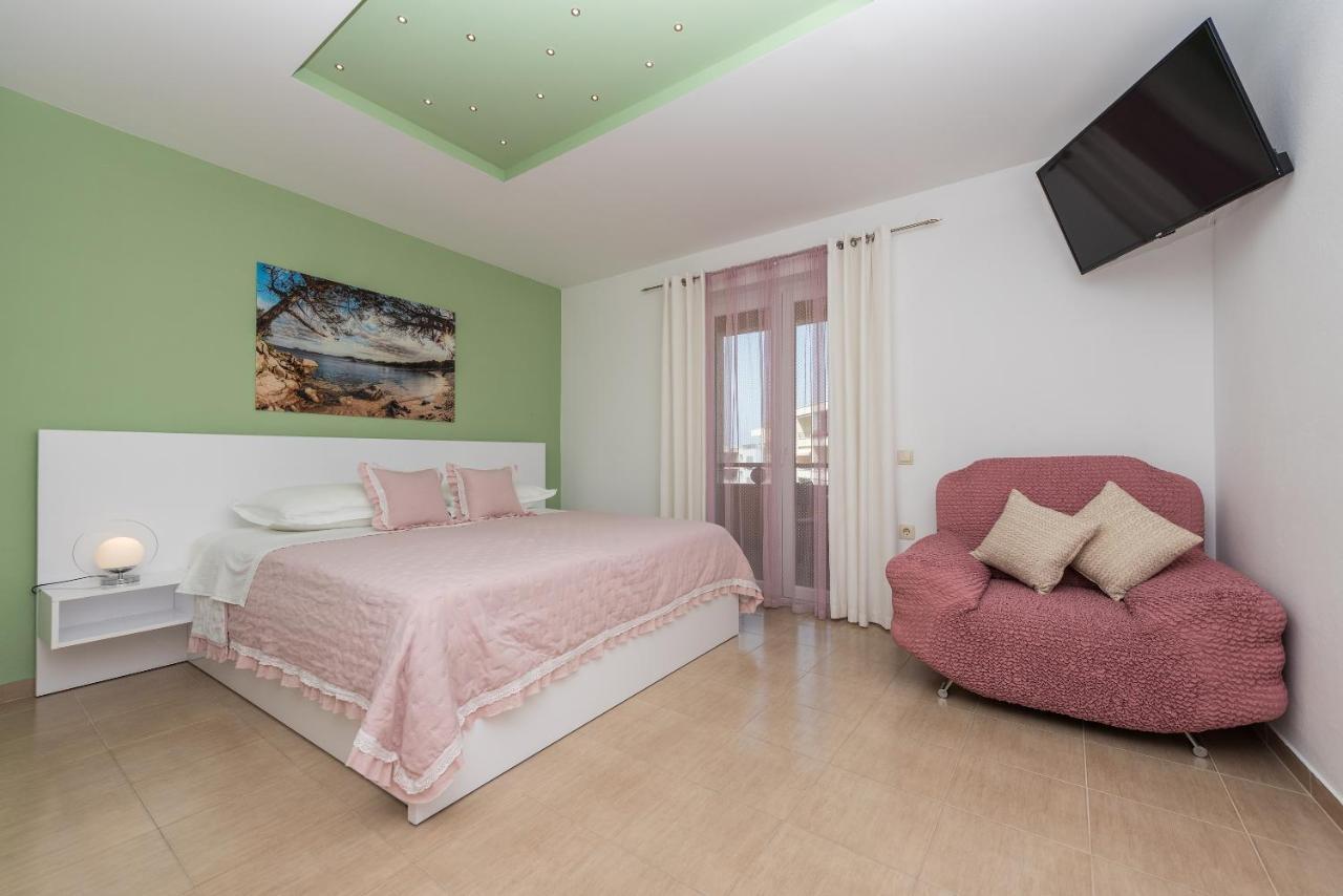 Apartments Villa Vujcic Makarska Ngoại thất bức ảnh