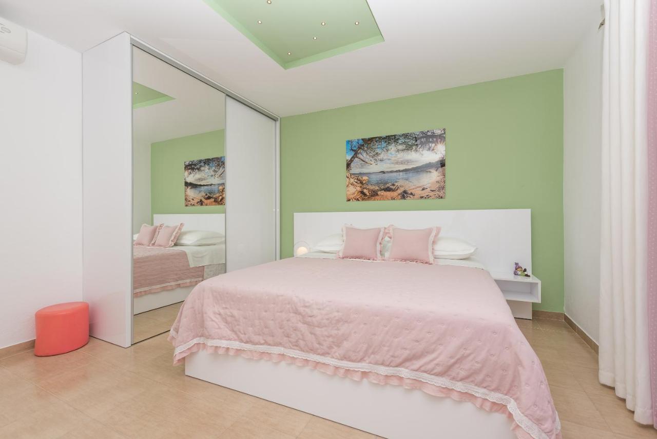 Apartments Villa Vujcic Makarska Ngoại thất bức ảnh