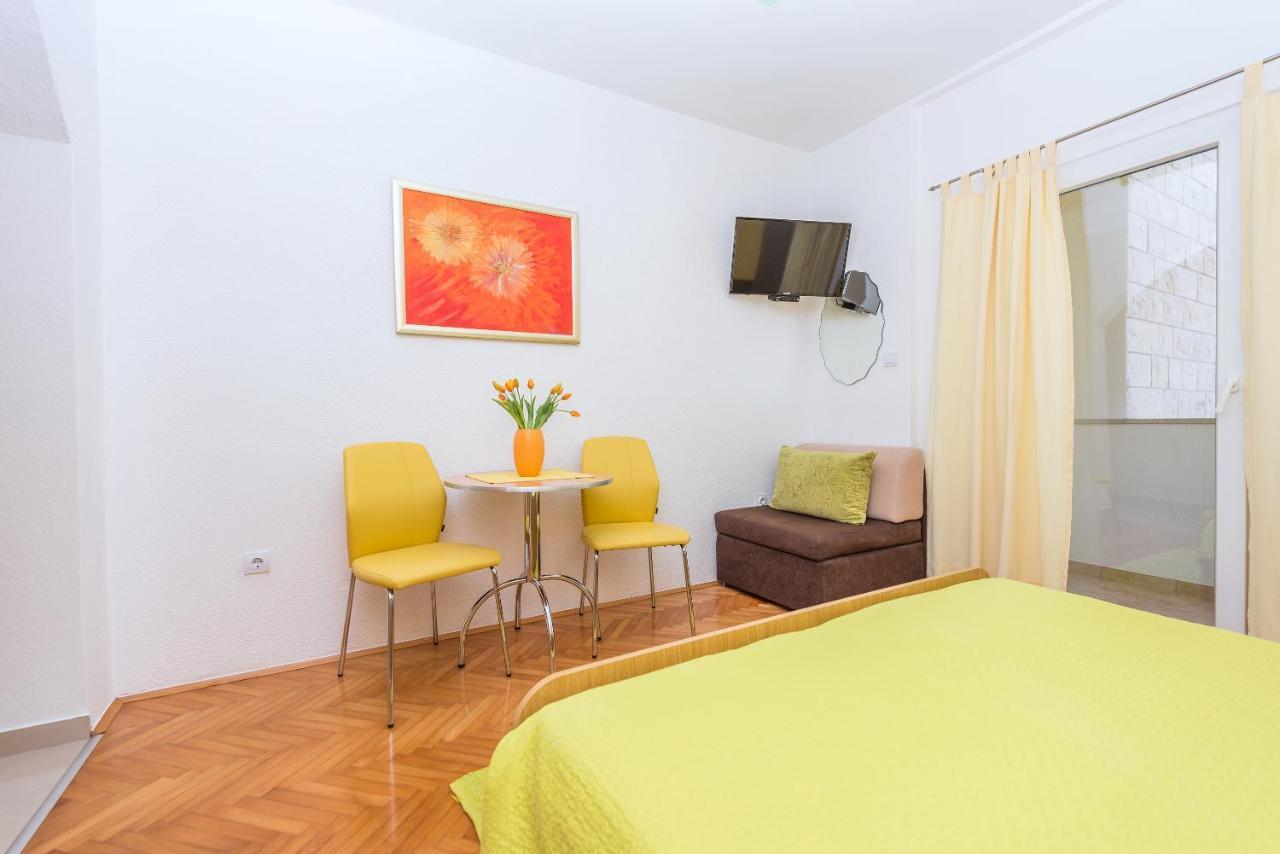 Apartments Villa Vujcic Makarska Ngoại thất bức ảnh