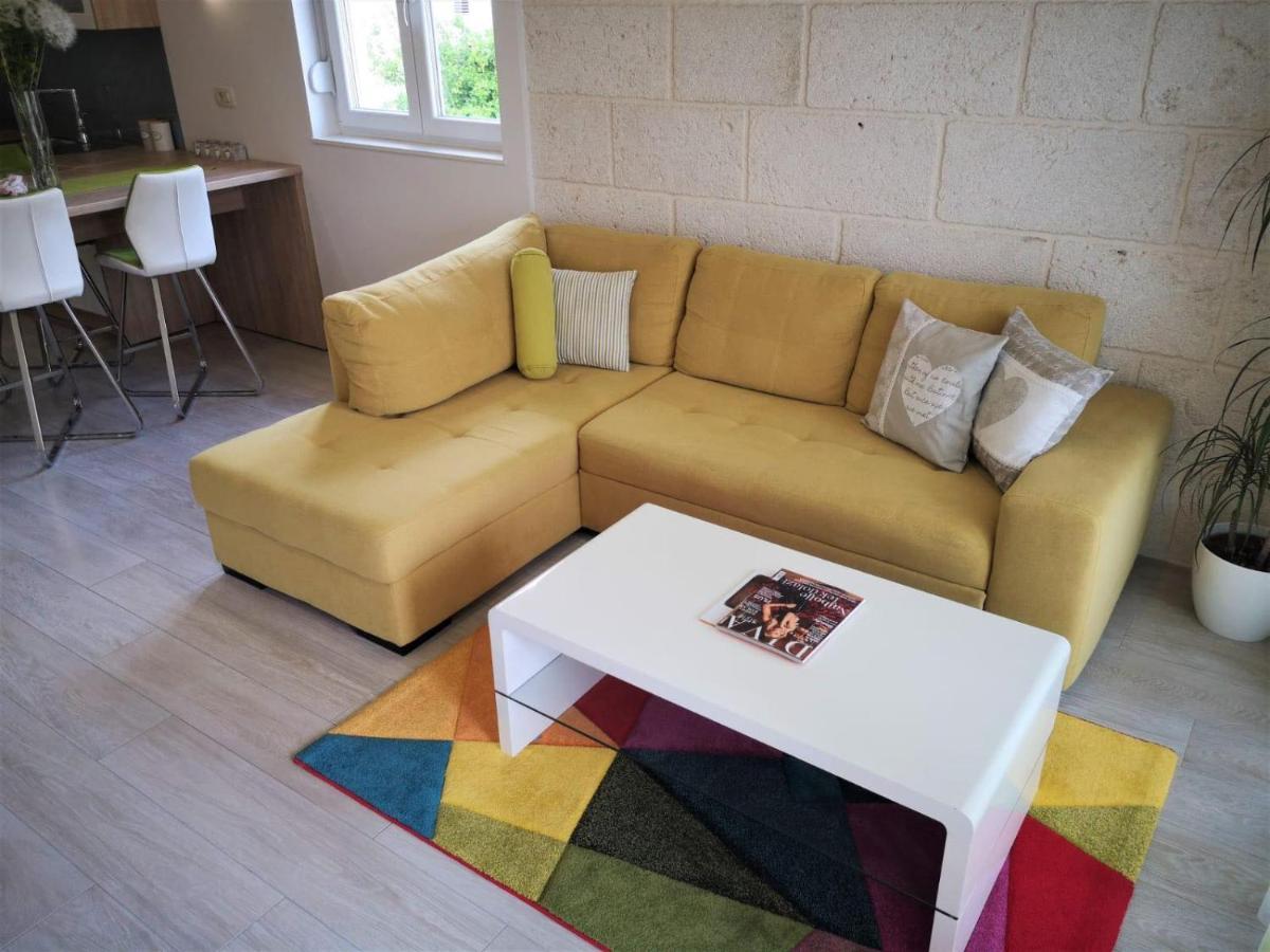 Apartments Villa Vujcic Makarska Ngoại thất bức ảnh