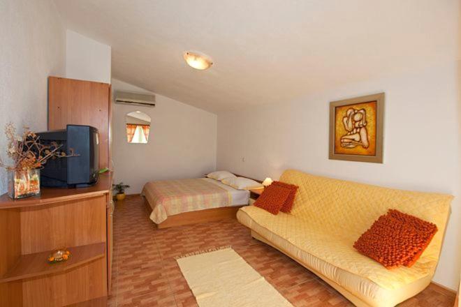 Apartments Villa Vujcic Makarska Ngoại thất bức ảnh